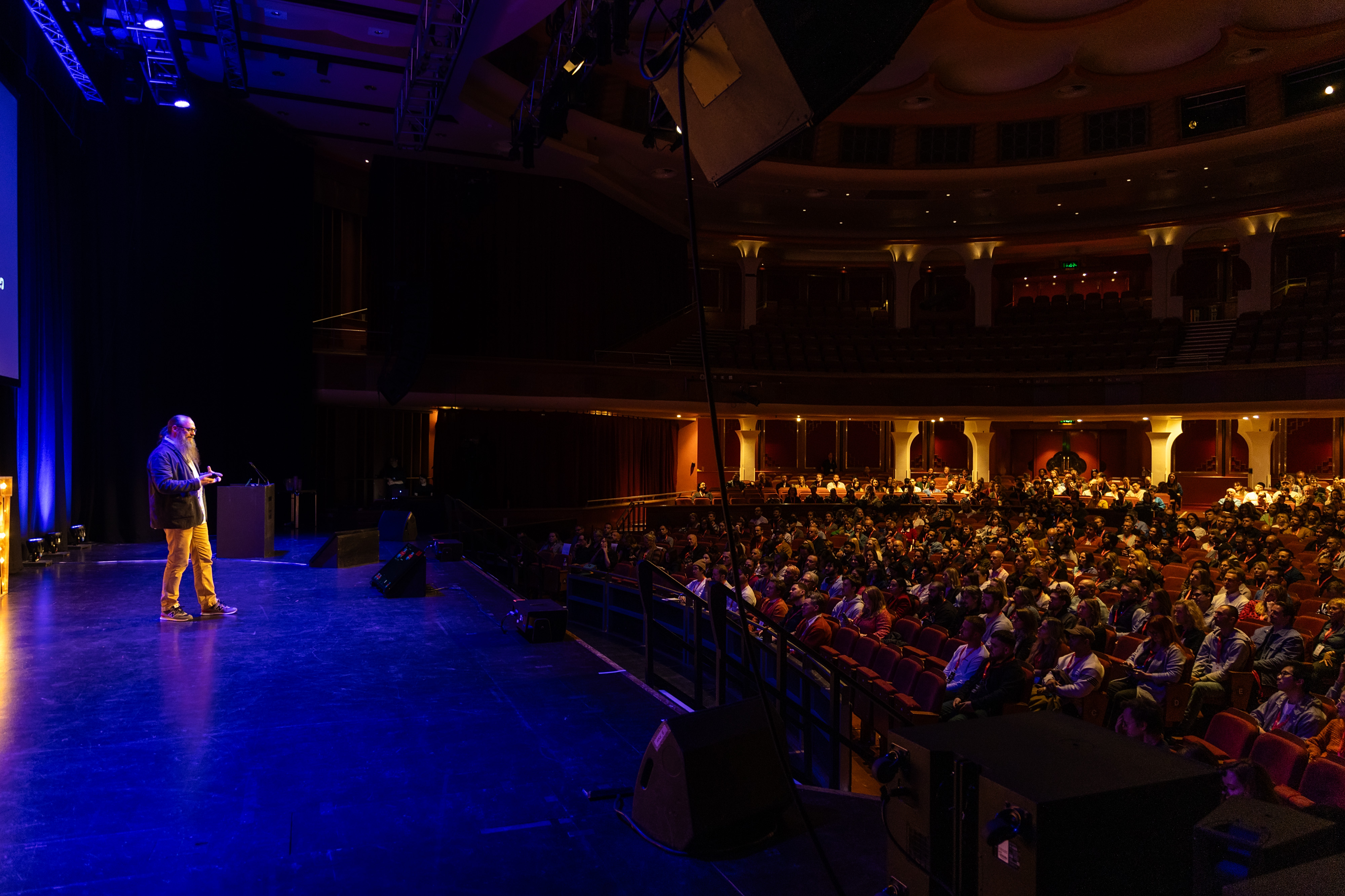 Background 53331772541